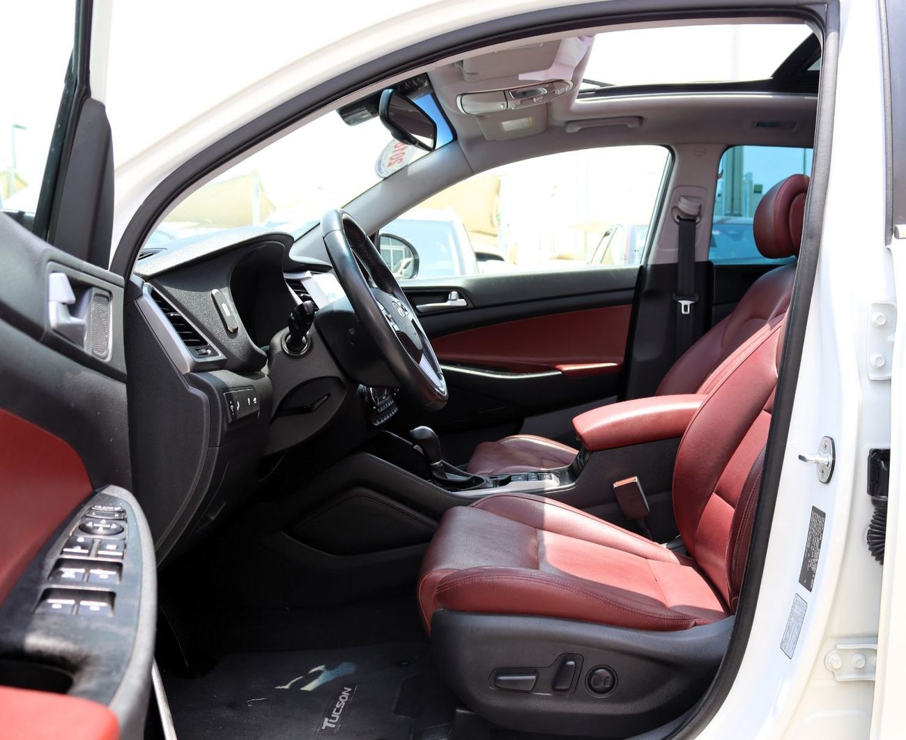 Hyundai Tucson GLS Plus ACCIDENTS FREE - GCC- GTLINE - FULL OPTION - ORIGINAL PAINT - PERFECT CONDITION INSIDE OUT