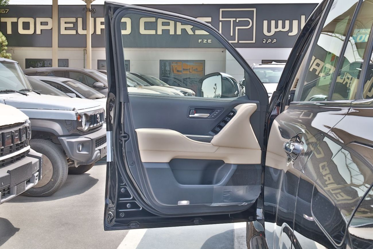 Toyota Land Cruiser TOYOTA LAND CRUISER VXR 3.5L HYBRID A/T 4WD GCC