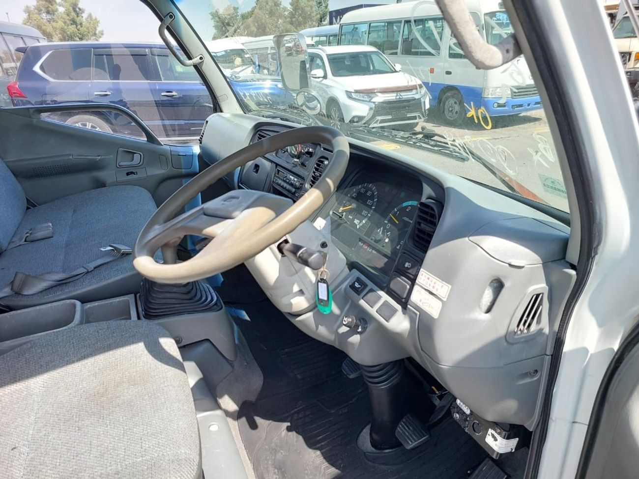 ميتسوبيشي فوسو كانتير MITSUBISHI CANTER TRUCK RHD 1995 MODEL 4.5 L DIESEL MANUAL(PM20499)