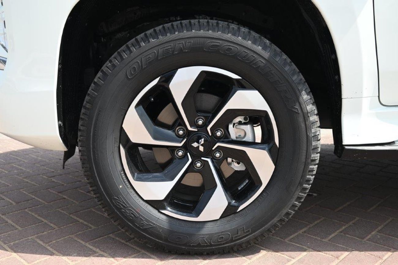 Mitsubishi Montero Sport 3.0L GASOLINE 4X4 AUTOMATIC