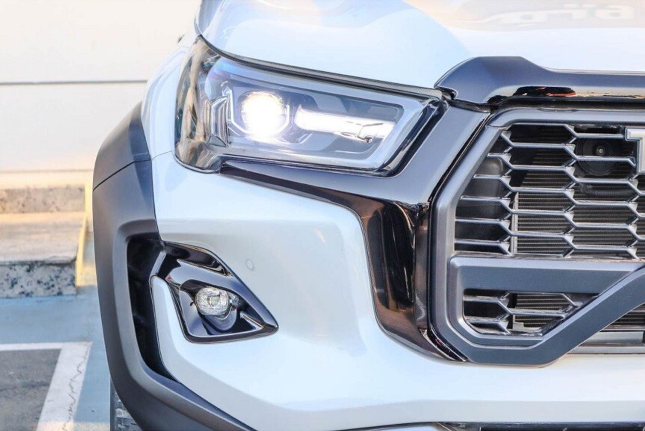 Toyota Hilux 4.0L GR PICKUP 4WD (PETROL)