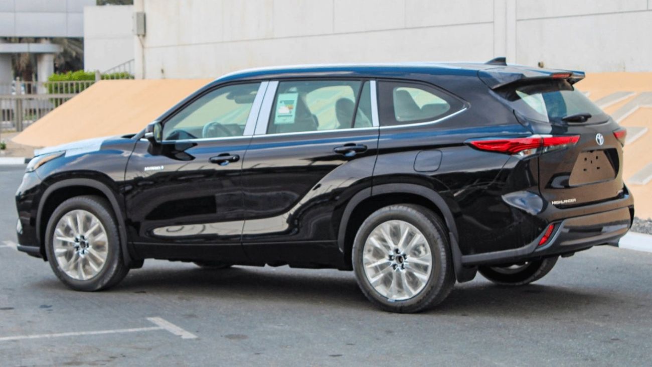 New TOYOTA HIGHLANDER 2.5L HEV LTD-V AT 2024 for sale in Dubai - 759959