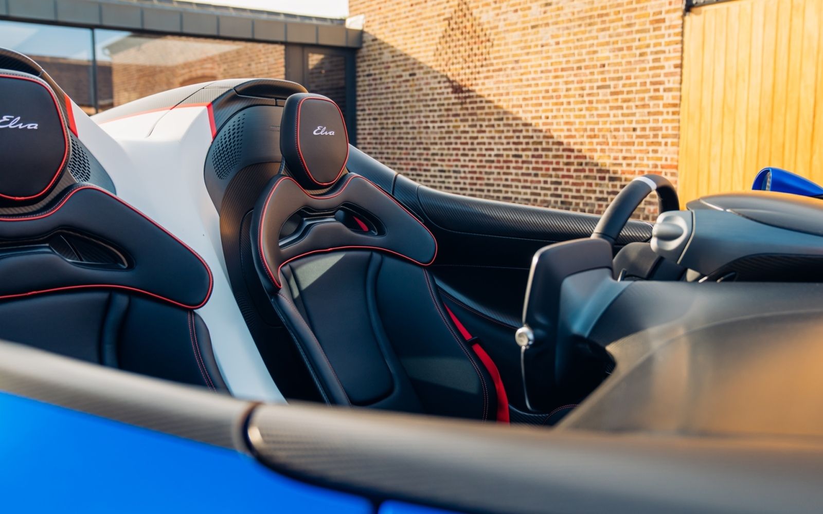 مكلارين إلفا interior - Seats