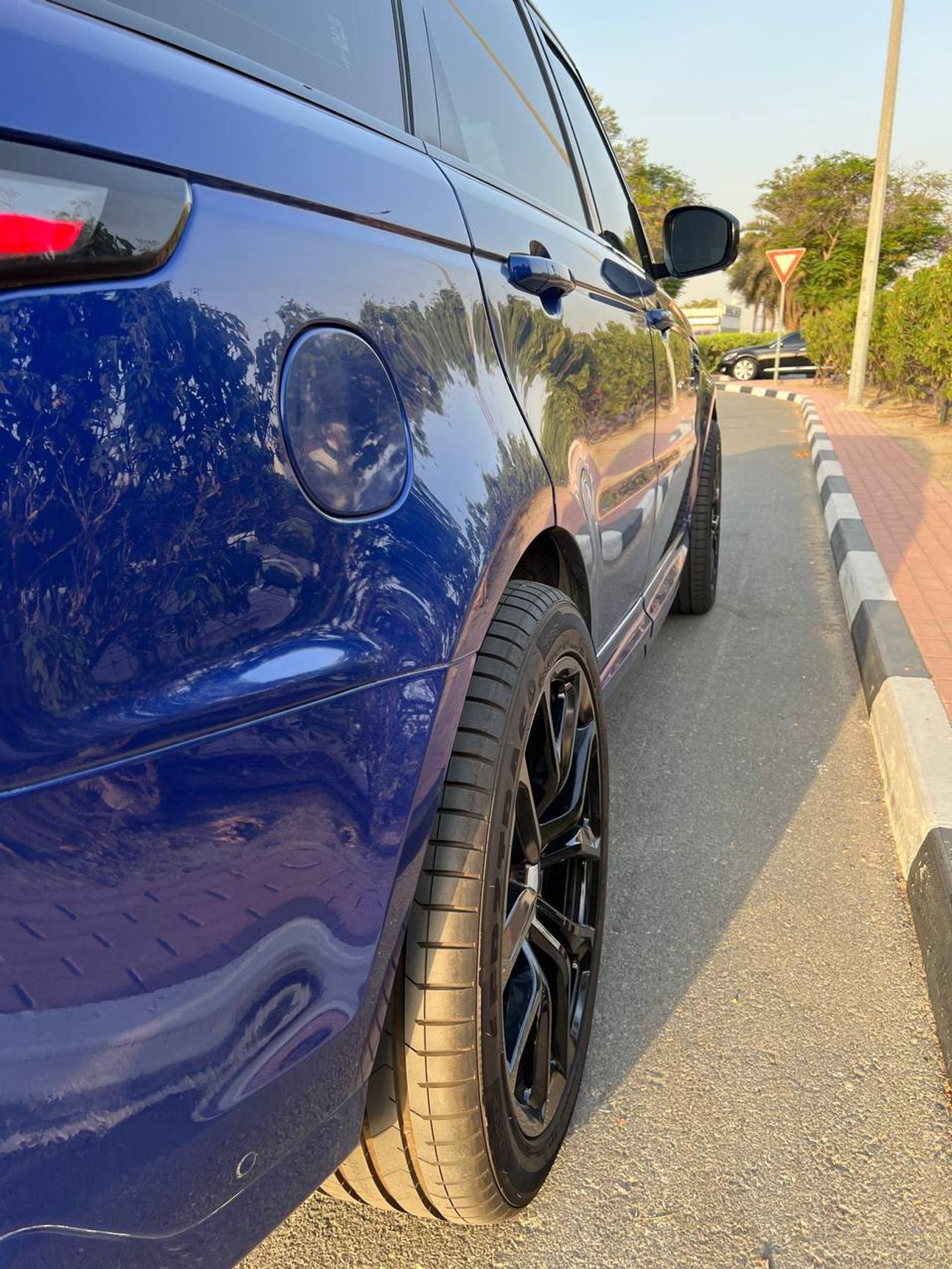 لاند روفر رينج روفر سبورت Range Rover Sport SVR – 2022 Face Lift In & Out – 125K km – GCC – Full Option