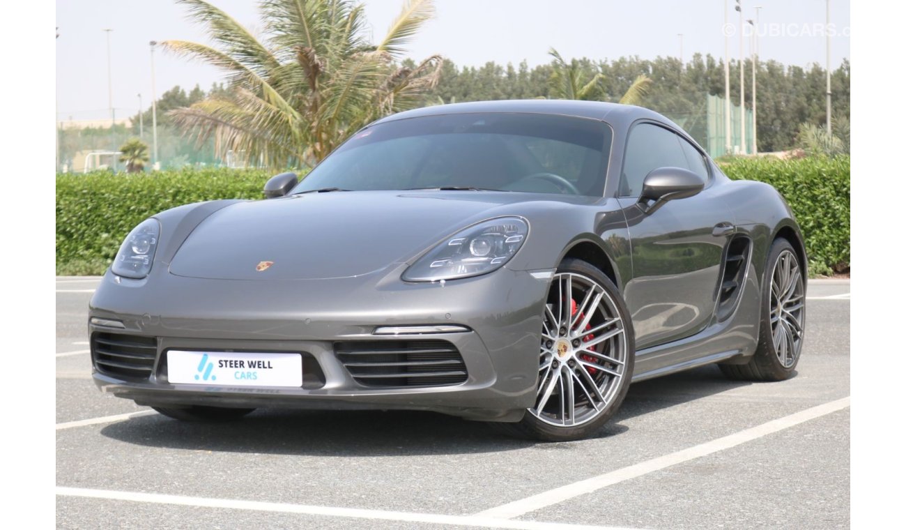 Porsche Cayman S 718 WITH GCC SPECS 3 YEARS WARRANTY AND SERVICE CONTRACT - VAT EXCLUSIVE