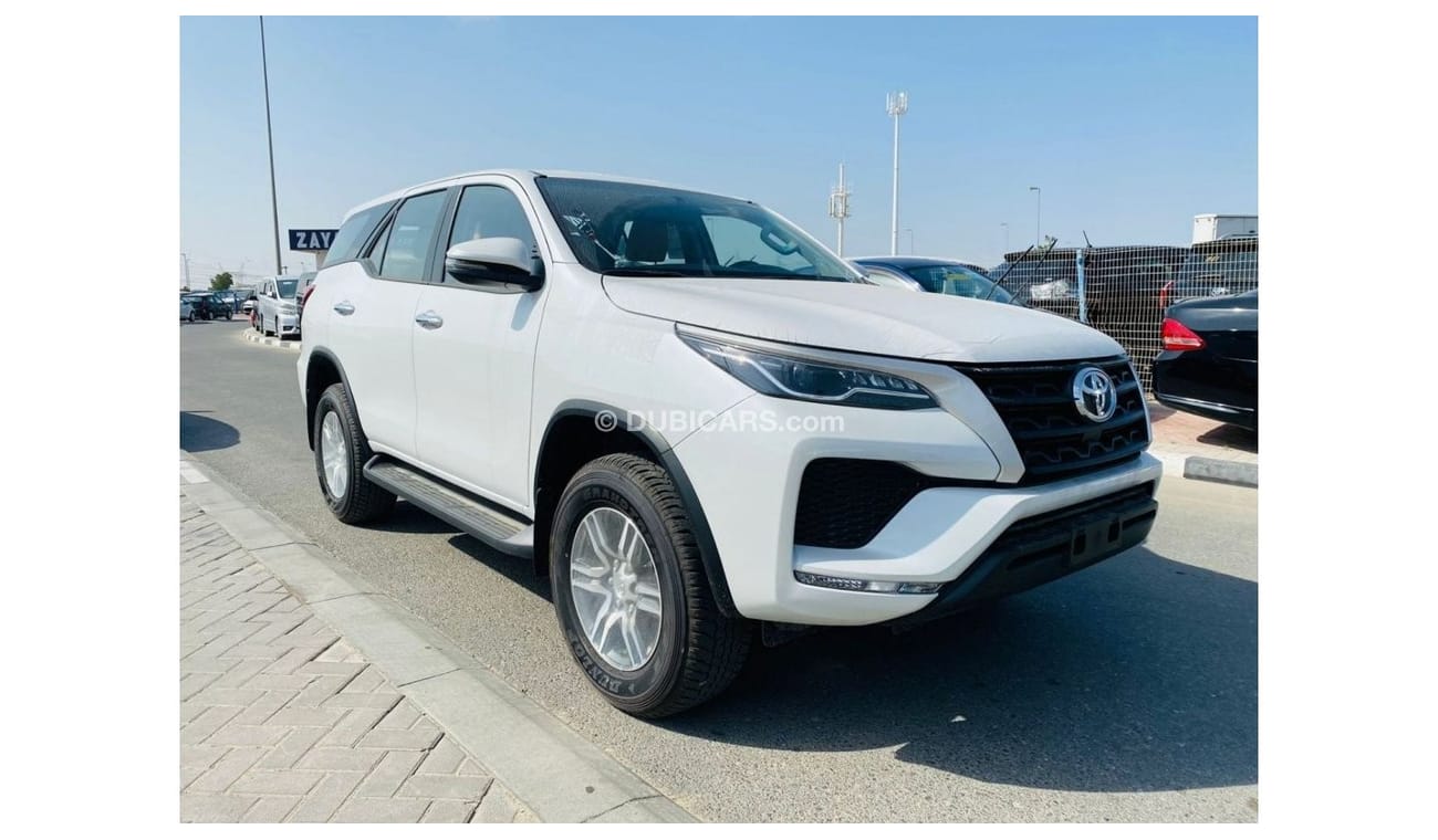 تويوتا فورتونر TOYOTA FORTUNER 2.7 AT MANUAL AC 2023 WHITE