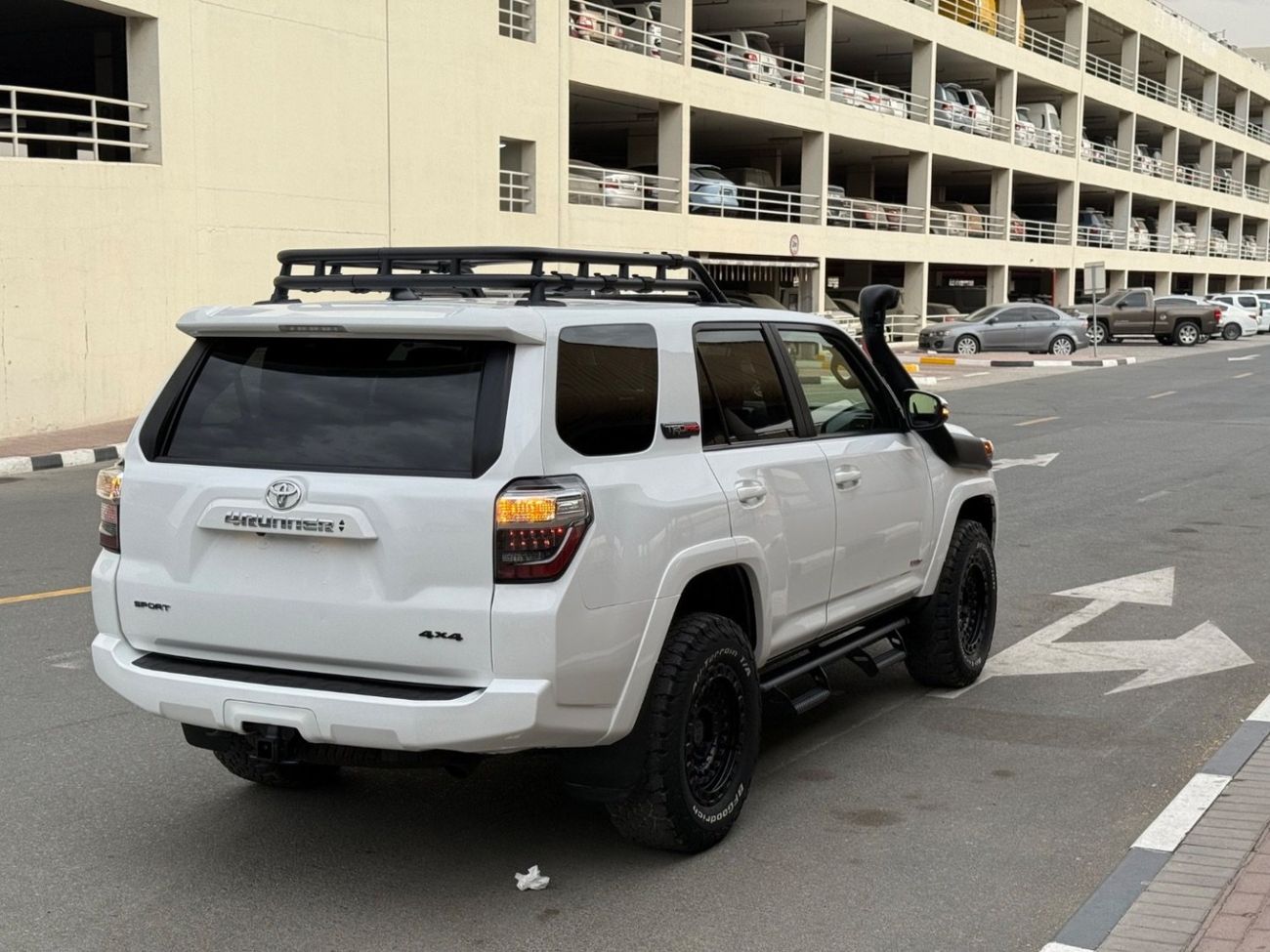 تويوتا Runner4 2022 SR5 TRAIL SPORT 7 SEATS 4x4 CANADA SPEC