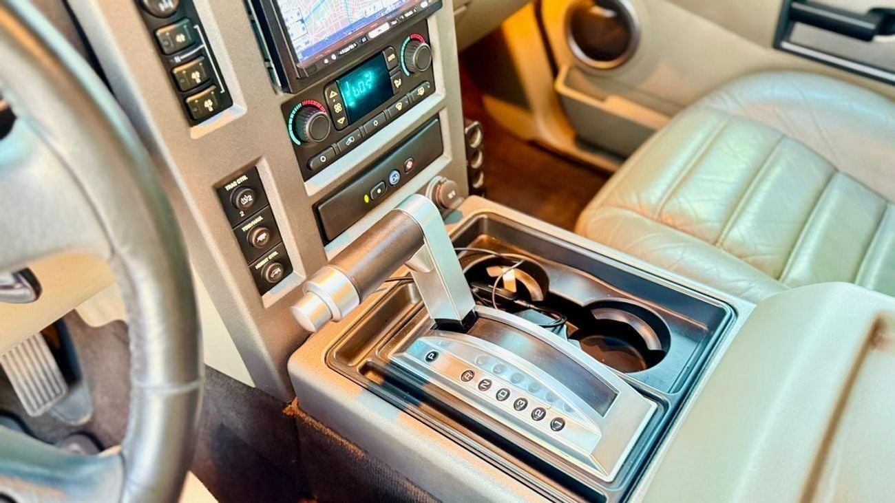 Hummer H2 SUNROOF | V8 ENGINE | AUTOMATIC TRANSMISSION | 6.0L PETROL | LHD | 2003