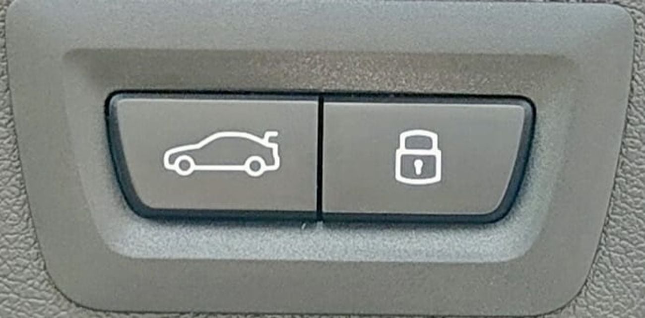 بي أم دبليو X6 XDRIVE40I M SPORT Warranty & Service 2026 GCC