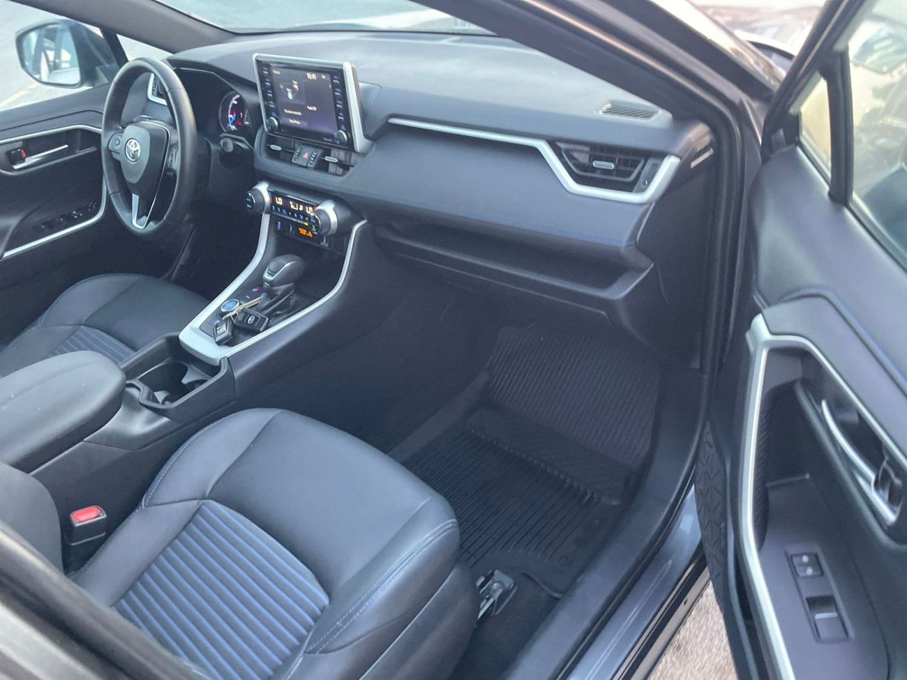 Toyota RAV4 2021 Toyota Rav4 XSE Hybrid Fuel ⛽  Full Option Sports Edition - 2.5L V4 - AWD 4x4 - UAE PASS