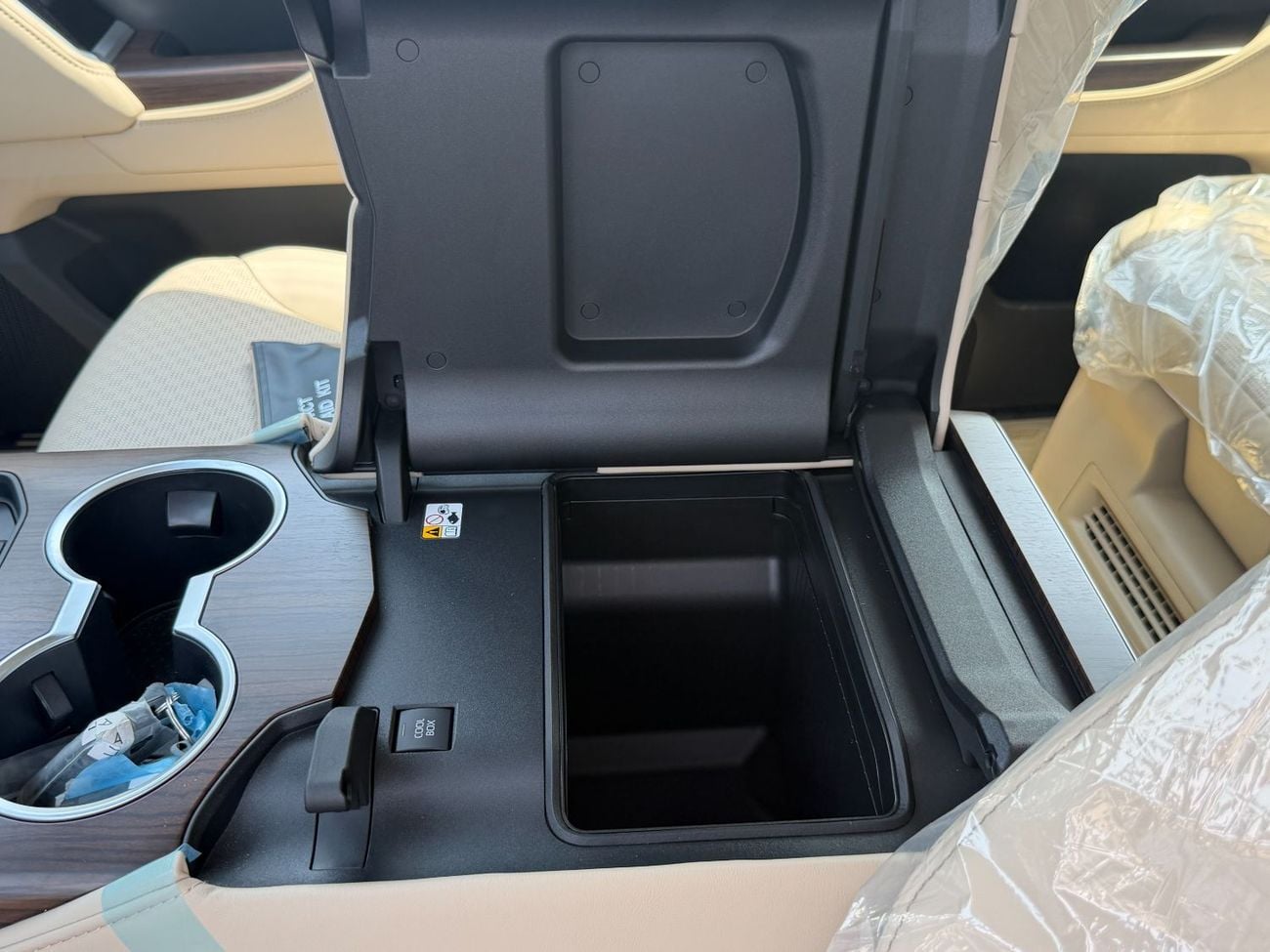 Toyota Land Cruiser VX HYBRID VX-V100 2025