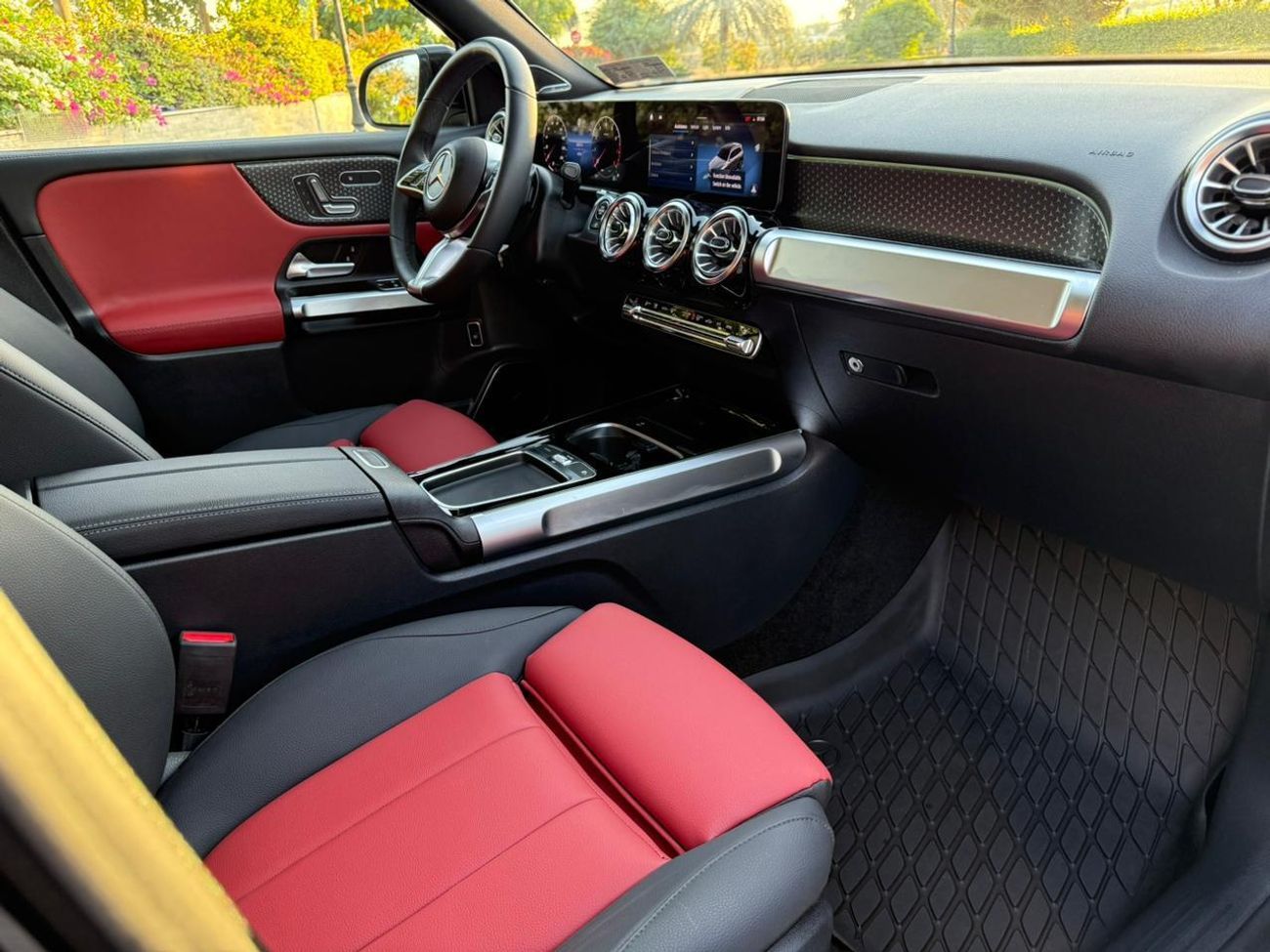 مرسيدس بنز GLB 250 Std 2.0L