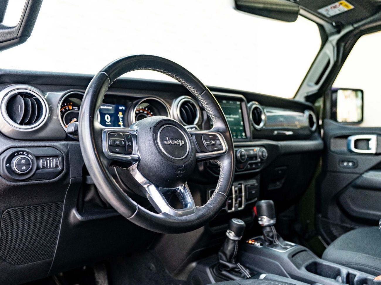 Jeep Wrangler Sahara 3.6L A/T (5 Seater)