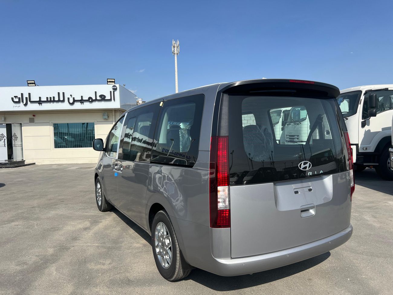 Hyundai Staria Hyundai Staria 3.5L Petrol, Van 9 Seats, Color Silver, Model 2025 (GCC SPECS) AT