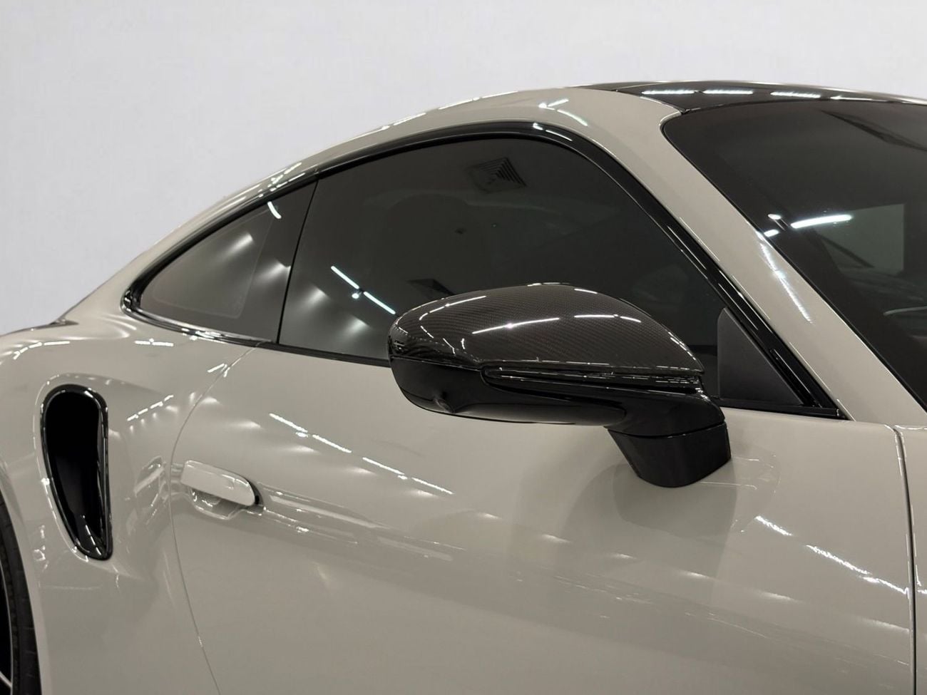 Porsche 911 CARBON AERO KIT | CRAYON GREY | FULL AGENCY HISTORY | PORSCHE 911 TURBO S | 2021 | GCC