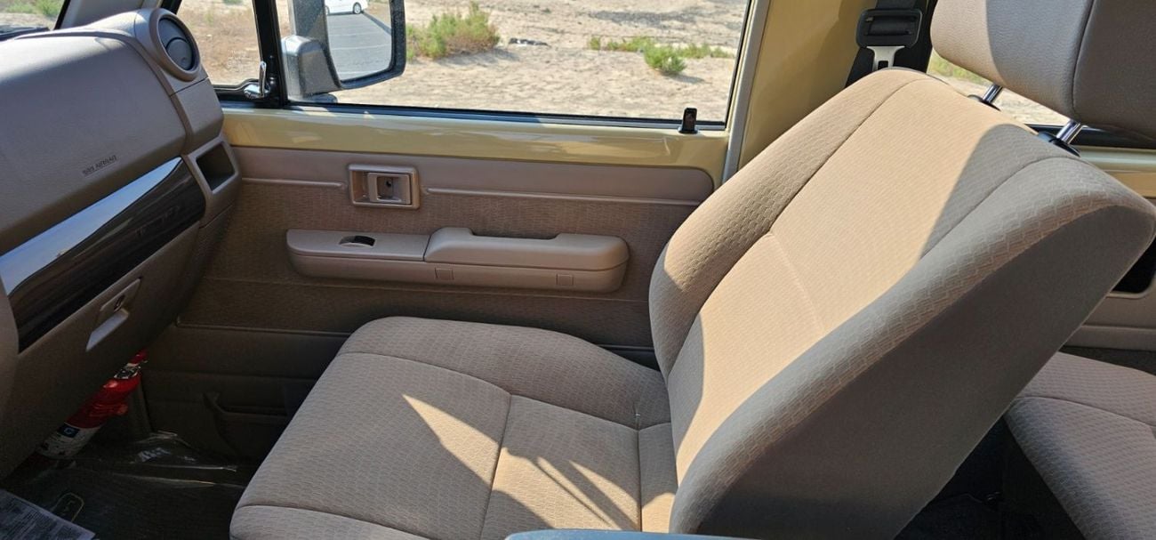 تويوتا لاند كروزر 70 ECTGEN002 - 2025 TLC71 Hardtop SWB 2.8L Diesel Auto Beige