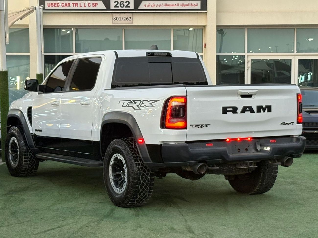 RAM 1500 TRX DODGE RAM TRX 6.2 L supercharged GCC 2022 Service History ( Under Warranty Oriainal Paint 707hp Full