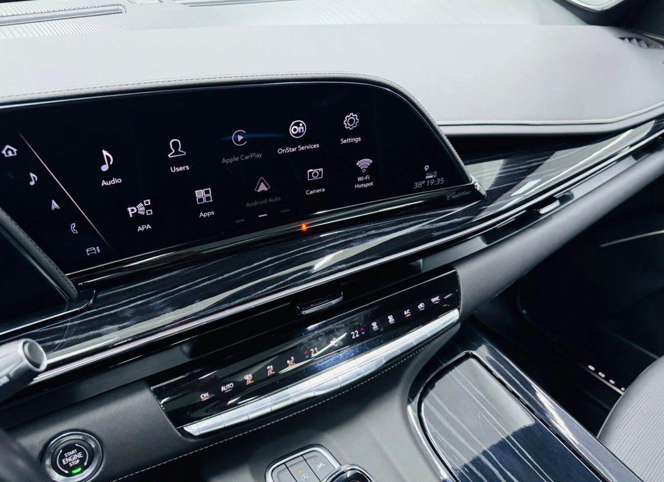 Cadillac Escalade Sport Platinum 6.2L 4WD