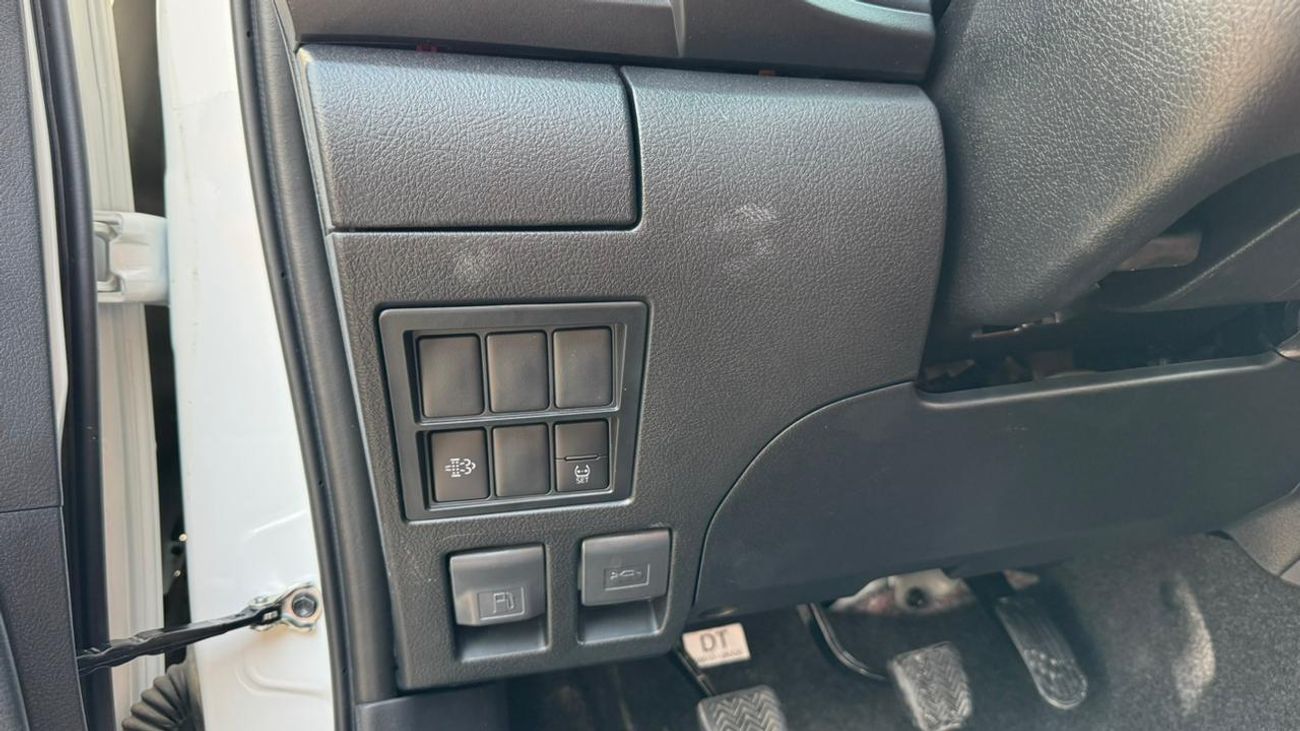 Toyota Hilux GL 2 2.4L AWD