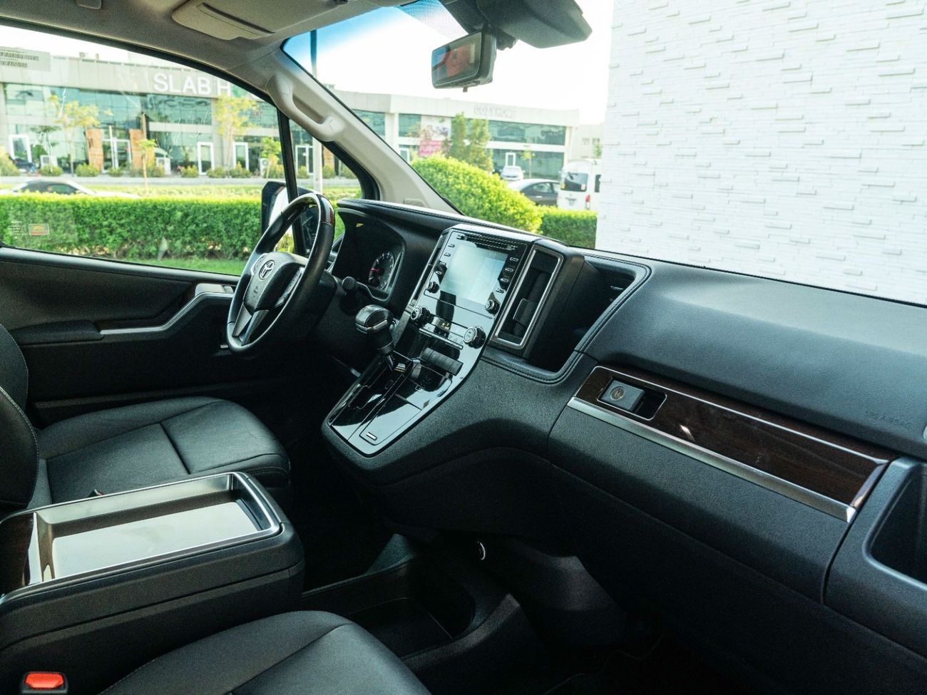 تويوتا جرافينا AED 2,516 PM • GRANVIA PREMIUM 3.5L V6 • LOW KMS • 4 CAPTAIN CHAIRS • FULLY LOADED TOP OPTION