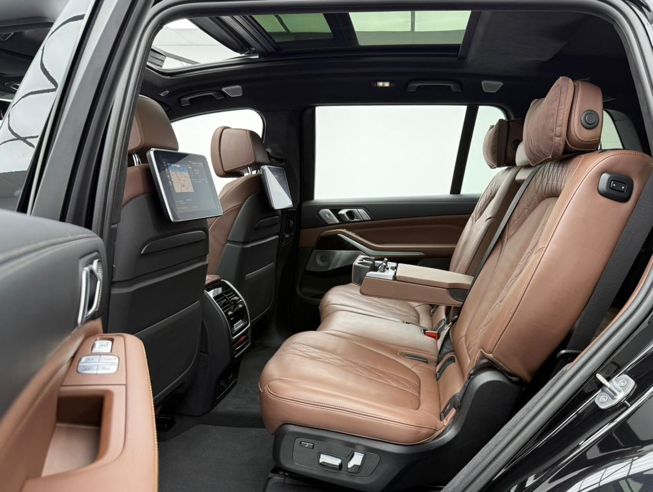 BMW X7 M50i 4.4L (530 HP) 2019 BMW X7 M50i, 2026 BMW Warranty, Full BMW Service History, 7 Seater, Excellen