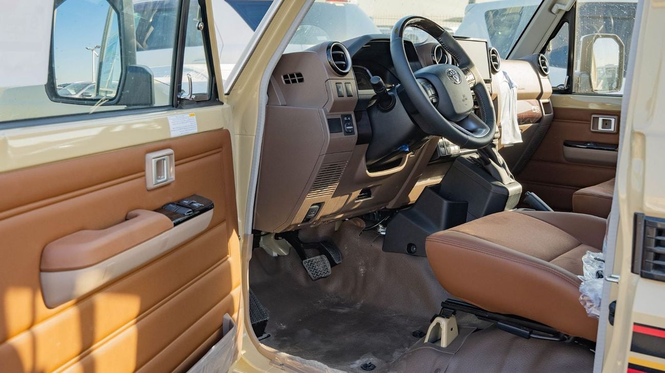تويوتا لاند كروزر بيك آب 2025 Toyota Land Cruiser LC 79 4.0 SC AT Petrol Full Option - Beige