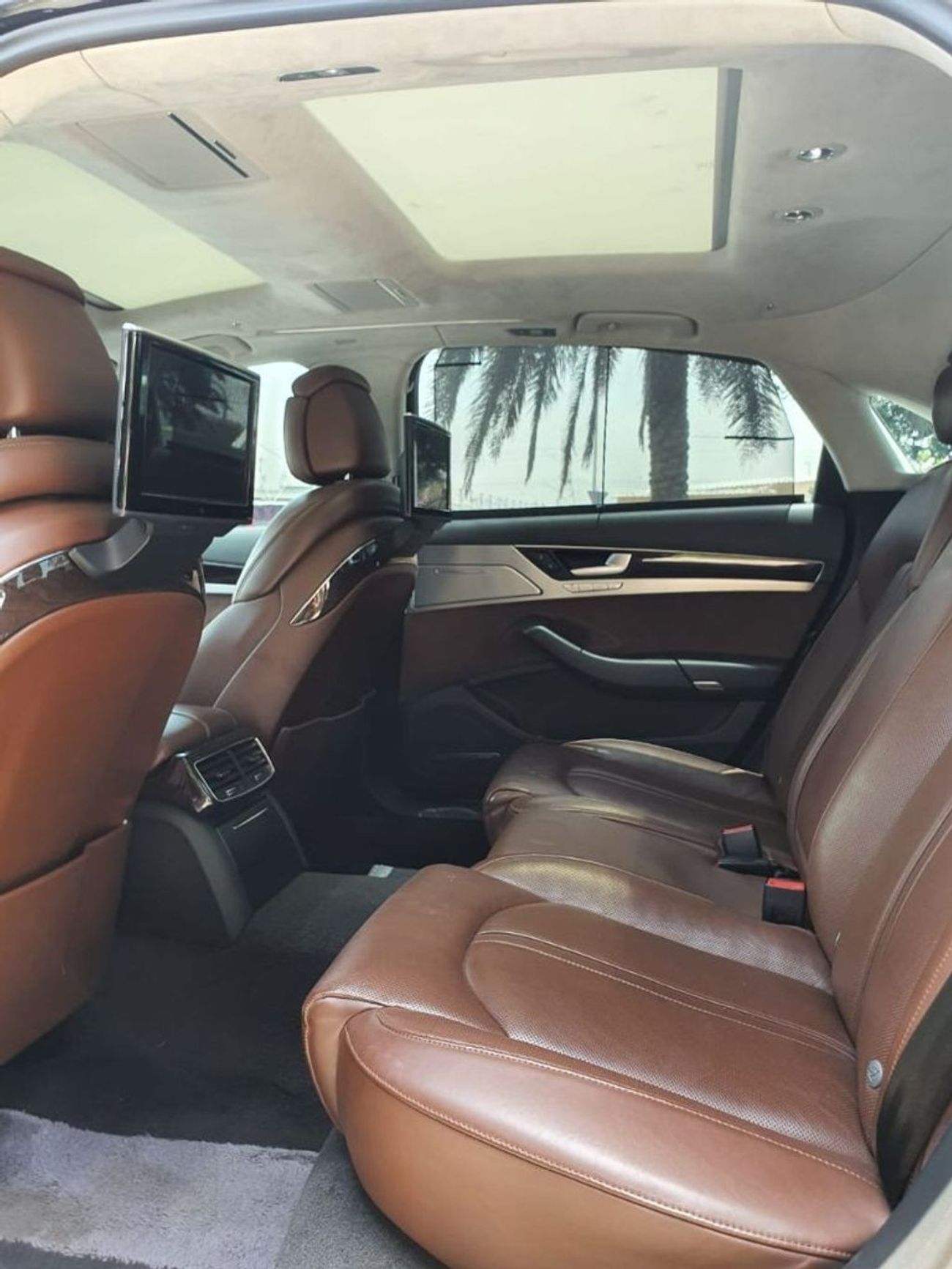 Audi A8 4.0T QUATTRO - A8L- GCC SPECS - WARRANTY - BANK LOAN 0 DOWNPAYMENT -