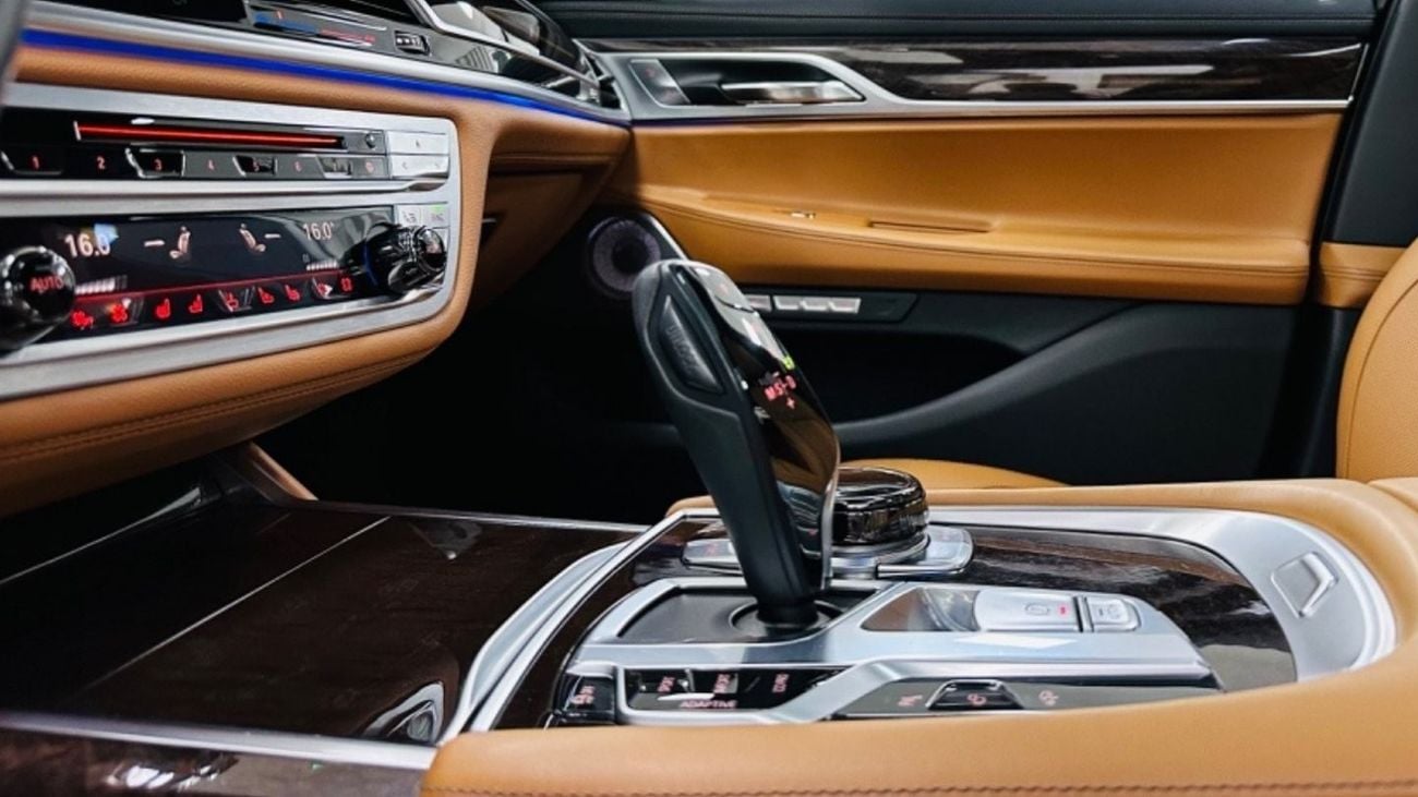 BMW 750Li Luxury Plus GCC .. FSH .. Top Range .. Perfect Condition .. V8 .