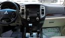 Mitsubishi Pajero GLS Mid ACCIDENTS FREE - GCC - ORIGINAL PAINT - MID OPTION - PERFECT CONDITION INSIDE OUT