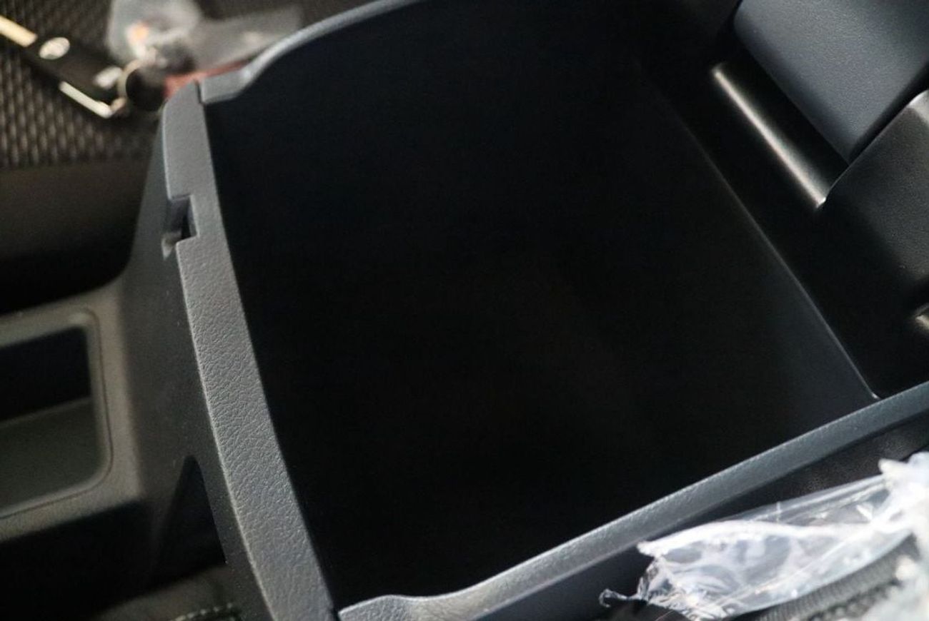 تويوتا هيلوكس 2025 TOYOTA HILUX 2.7 4X4 AUTOMATIC **EXPORT ONLY**التصدير فقط خارج الخليج**