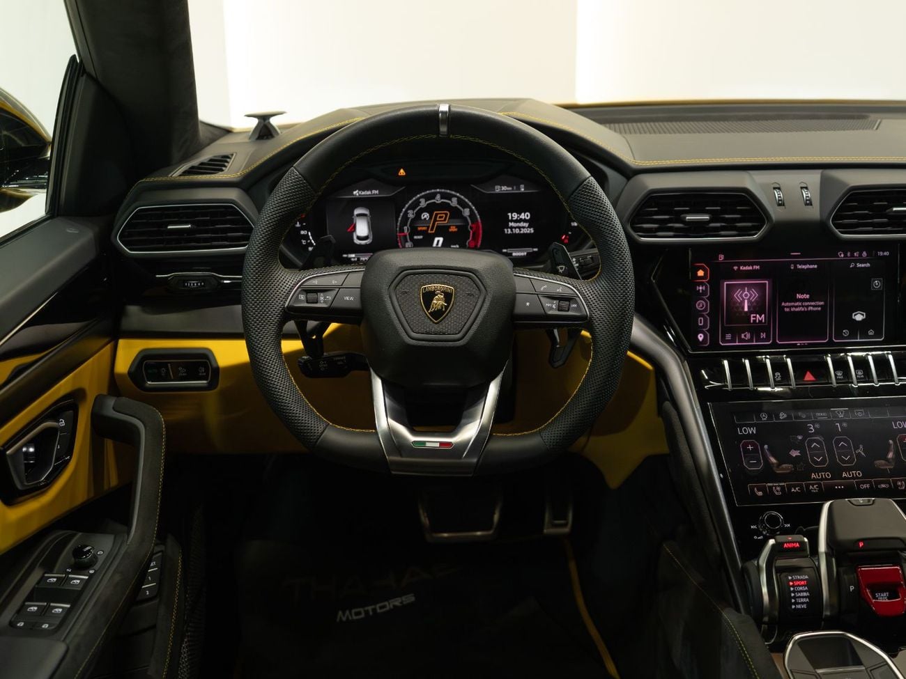 لامبورغيني اوروس 2024 | 4.0 L TWIN-TURBO V8 | ULTIMATE COMBINATION OF SUPERCAR + SUV | FULL OPTION | LOW MILEAGE