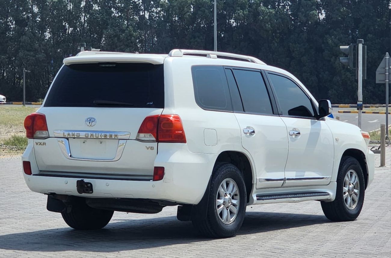 Toyota Land Cruiser VXR V8