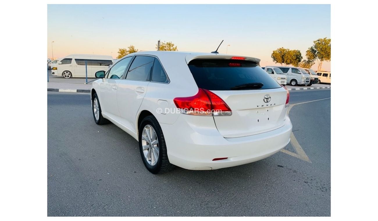 Toyota Venza AWD AND ECO 2.7L V4 2010 AMERICAN SPECIFICATION