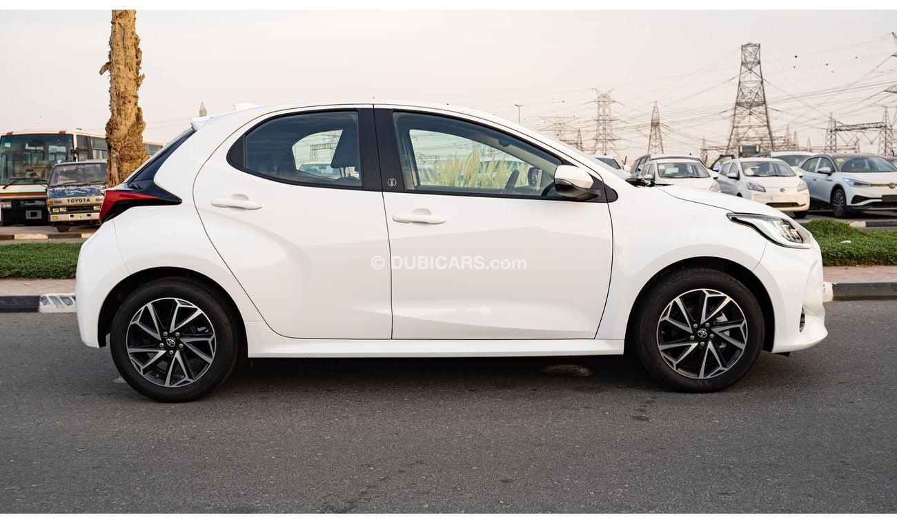 Toyota Yaris HATCHBAC 2022 model 1.5L