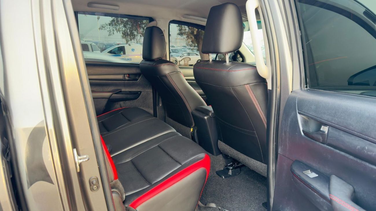 Toyota Hilux MODIFIED PICKUP | OFF-ROAD BUILD | DOUBLE CABIN | AUTOMATIC TRANSMISSION | 2.8L DIESEL ENGINE | 4WD