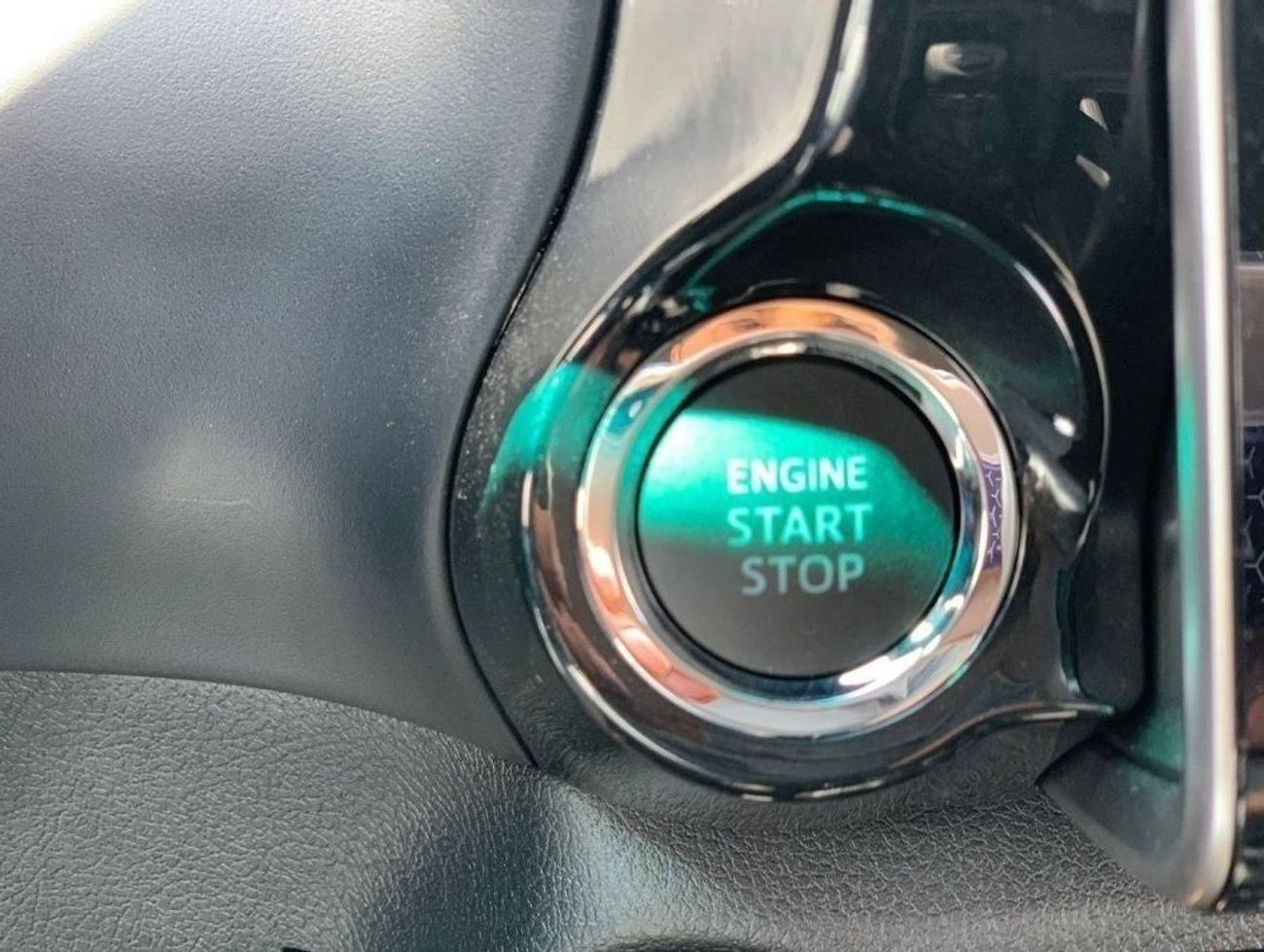 تويوتا هيلوكس ADVENTURE 4.0L PETROL 2024