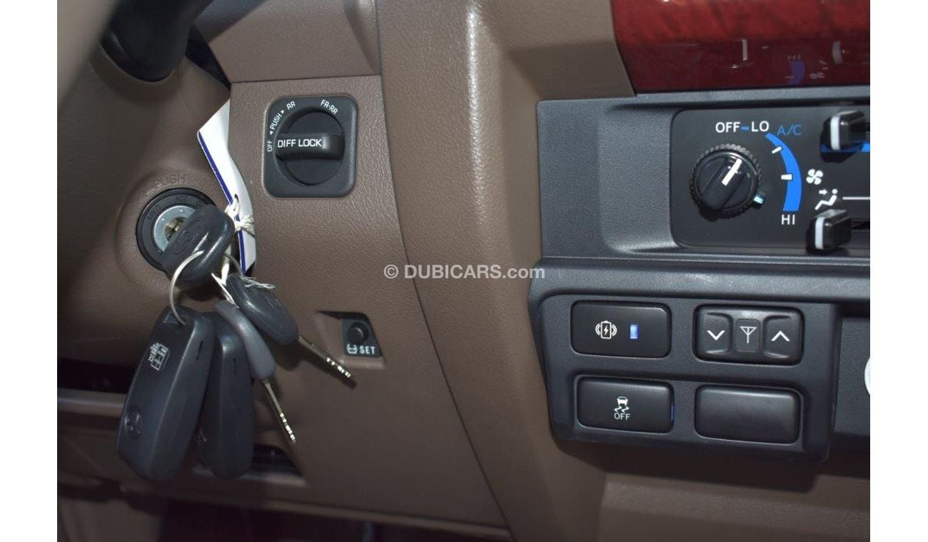 تويوتا لاند كروزر بيك آب 79 DOUBLE CABIN LIMITED V8 4.5L  WITH WINCH AND DIFFERENTIAL LOCK