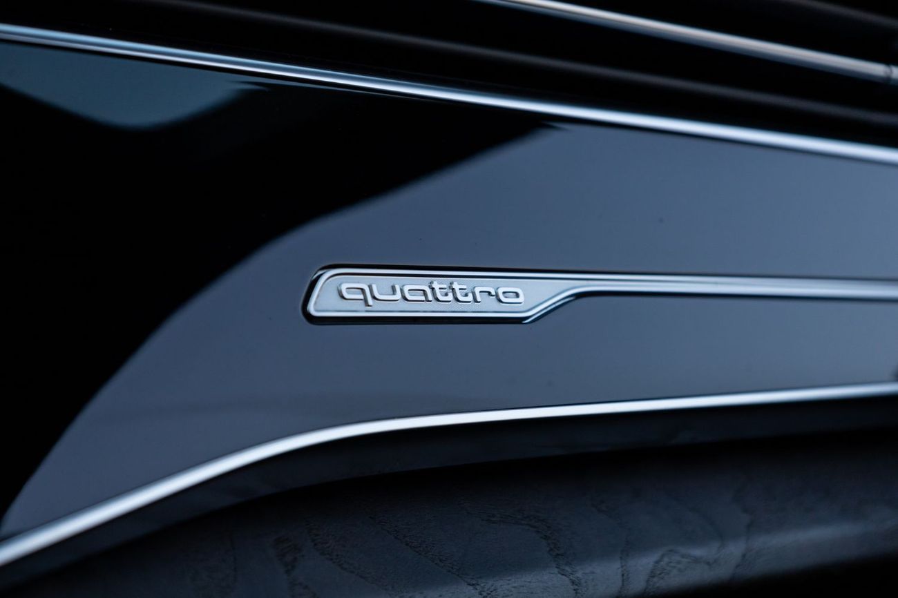 Audi Q7 55 TFSI quattro S-Line 3.0L