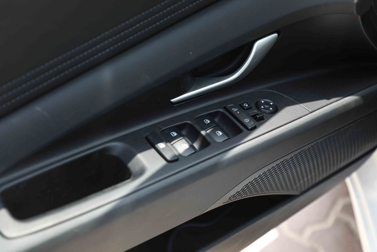 Hyundai Elantra 2024 Hyundai Elantra 1.5 LUX | Export Only | Safety package / Hyundai Smart Sense package / Comfort