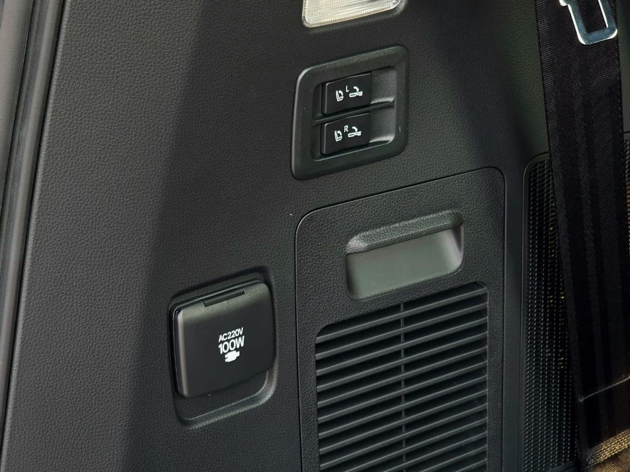 Toyota Land Cruiser LC300 VX 4.0 - HIGH OPTIONS - MEMORY SEAT - JBL SOUND SYSTEM - RADAR - 2025 MODEL - BLACK INSIDE BLA