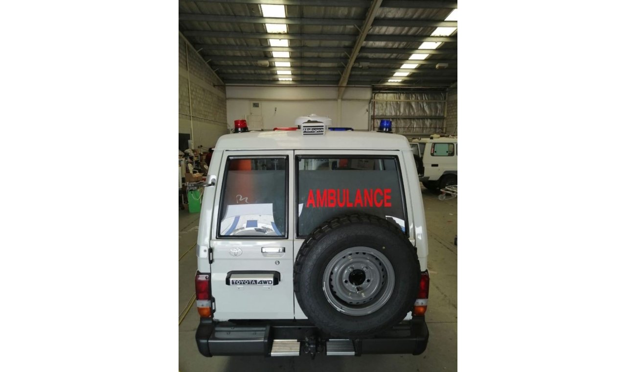 Toyota Land Cruiser Hard Top 4.2L Diesel V6 (Ambulance)