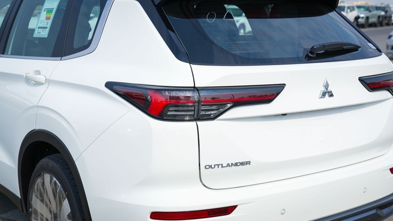 ميتسوبيشي آوتلاندر HIGHLINE ميتسوبيشي أوتلاندر 2026 – (G05) 2.5 لتر | SUV بسبعة مقاعد | مواصفات الخليج |