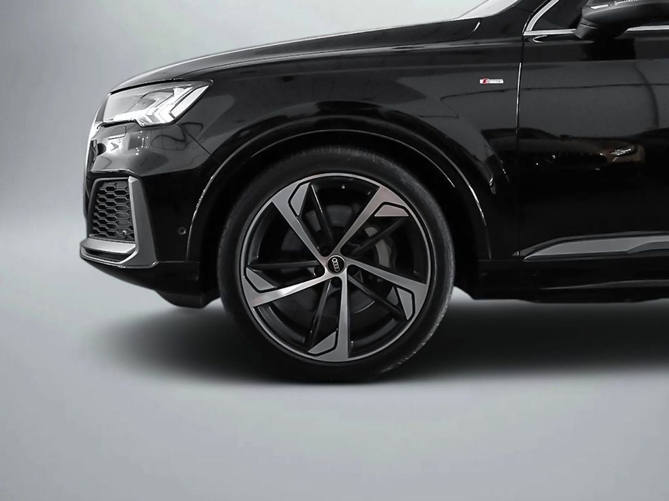 أودي Q7 55 TFSI quattro S-Line 3.0L