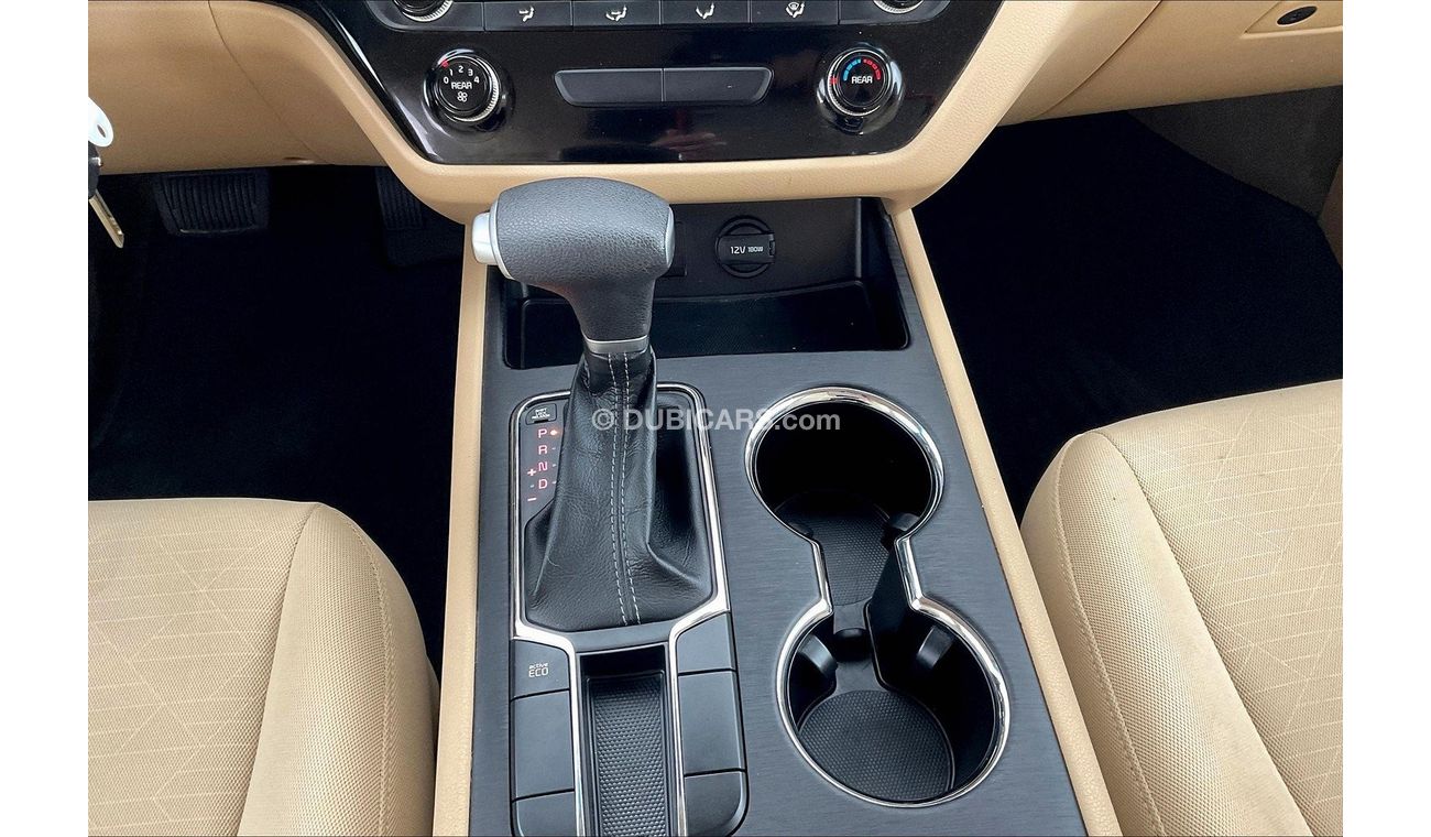 كيا كارنيفال LX