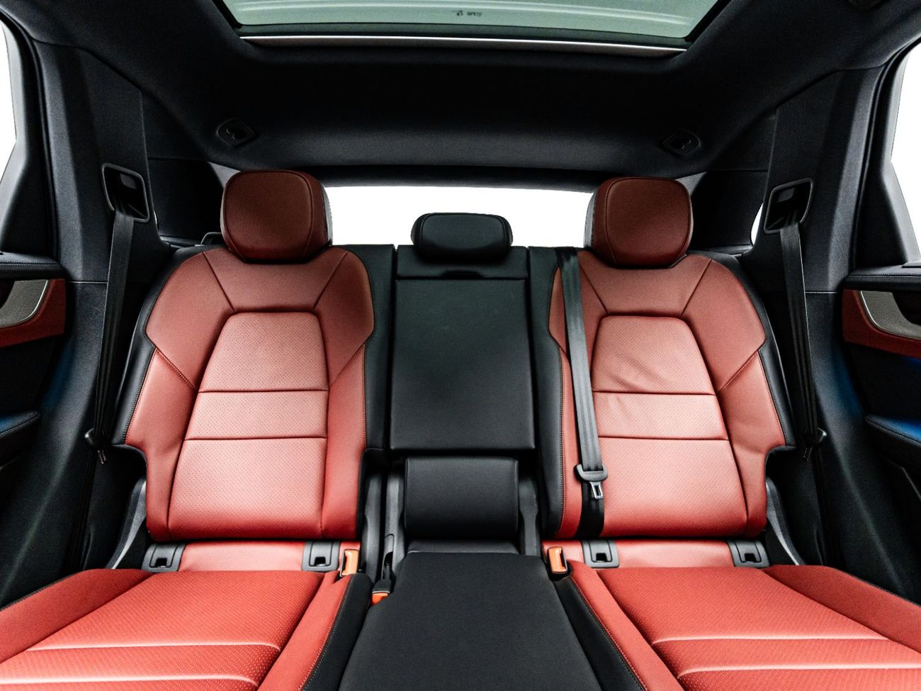 Porsche Cayenne Base 2025 Porsche Cayenne SUV, September 2027 Porsche Warranty, Low Kms, GCC