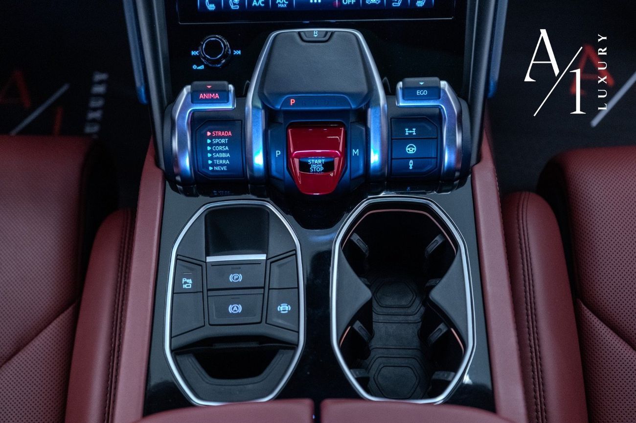 لامبورغيني اوروس 2022 Lamborghini Urus, Two-Tone, MANSORY Kit, Excellent Condition, CarbonFibre Package, GCC Spec