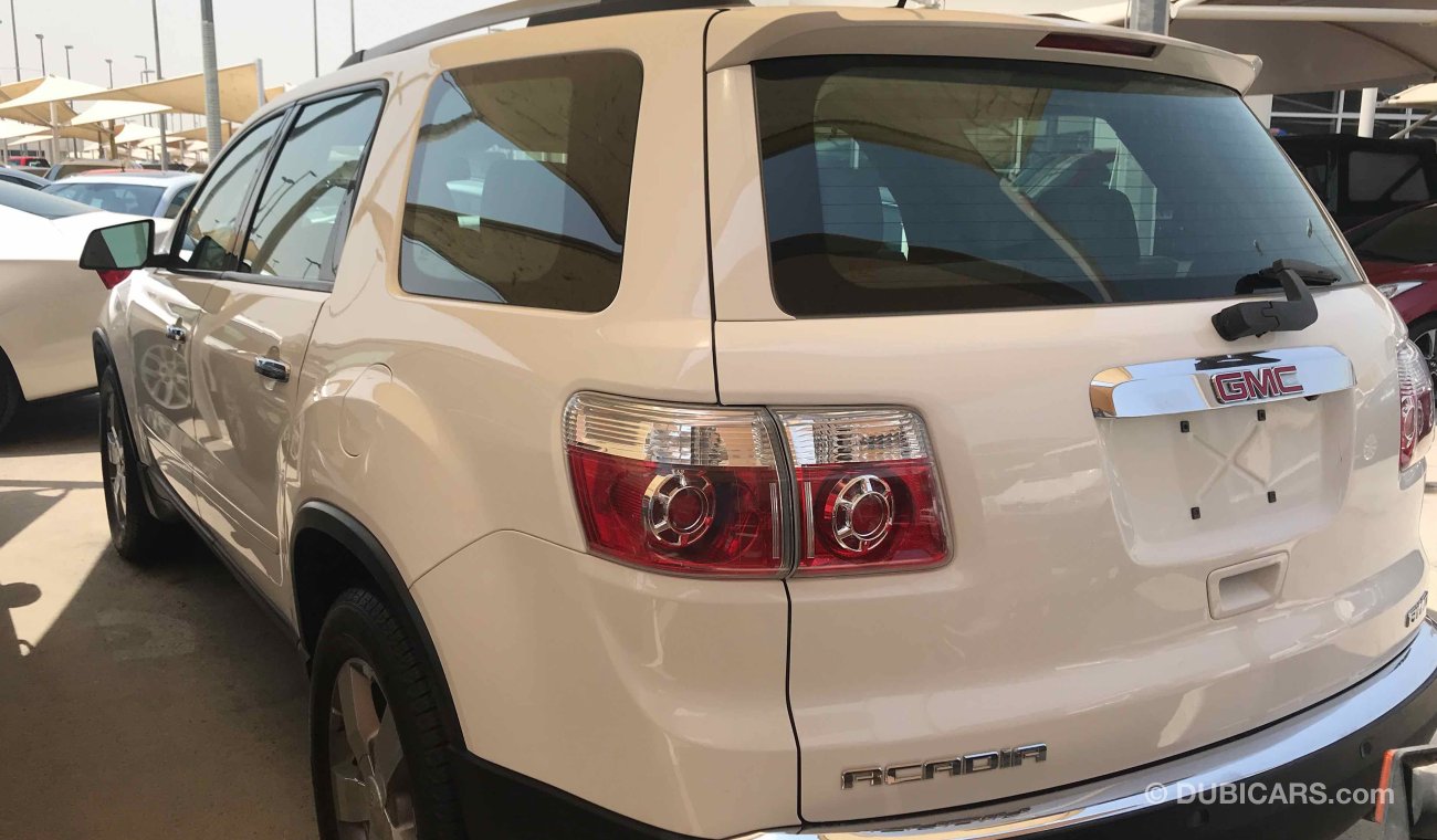 GMC Acadia بيع او مبادله