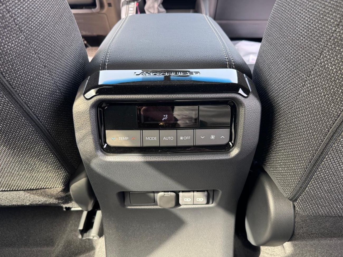 Toyota Prado 2.4L Basic (new shape)