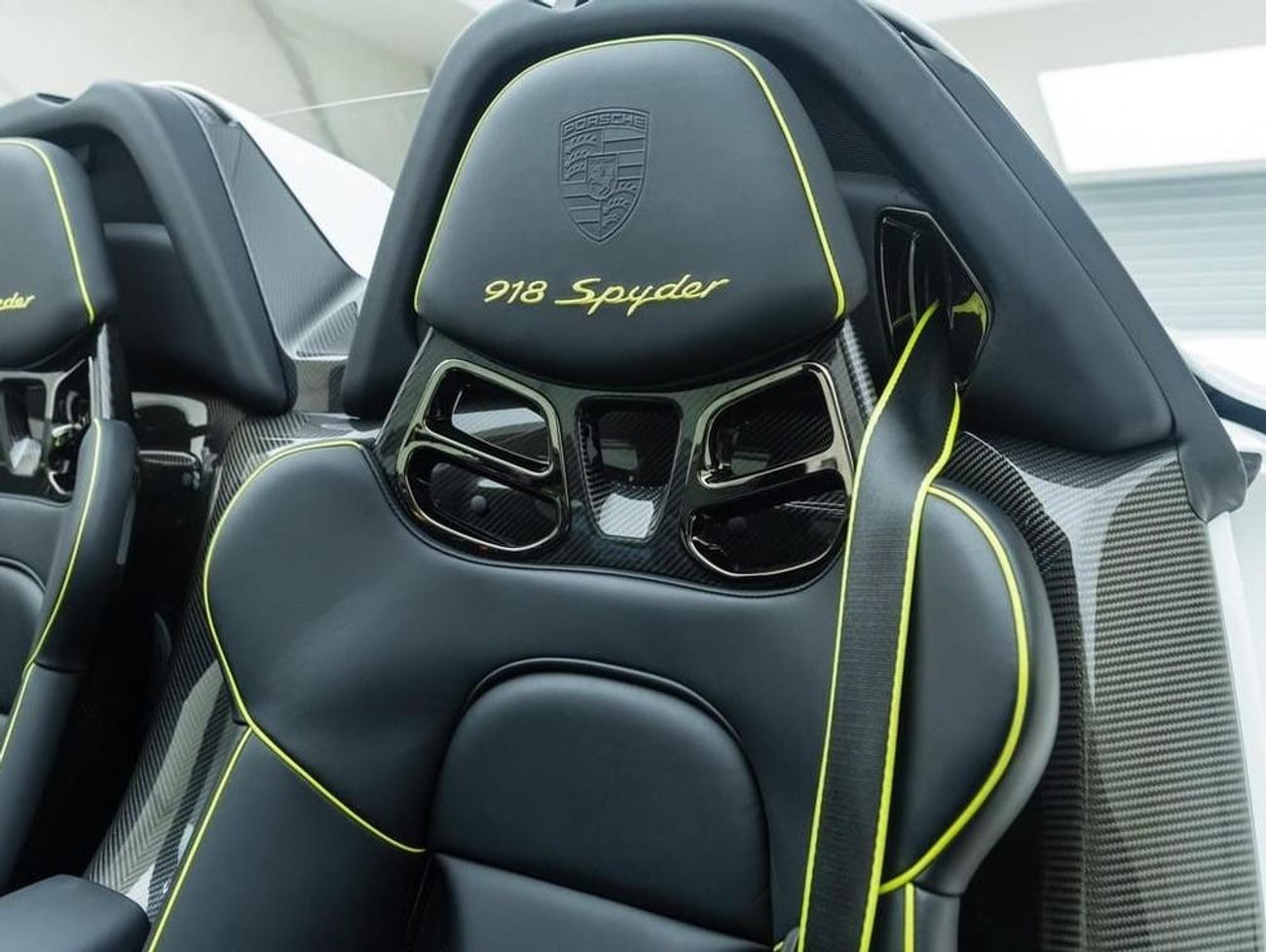 بورش 918 سبايدر 4.6 LEFT HAND DRIVE