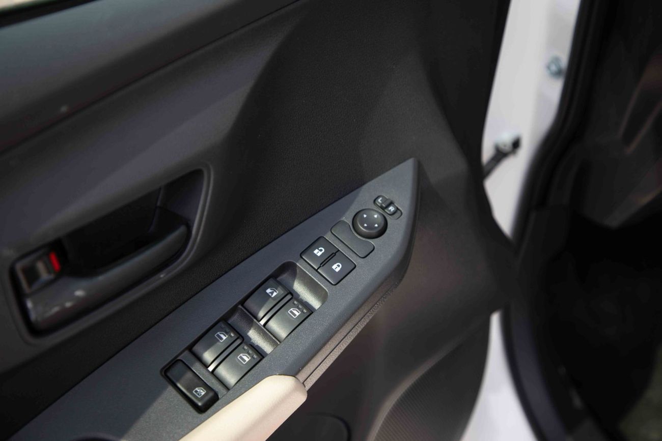 تويوتا يارس 2024 Toyota Yaris E 1.5 - White Inside Dark Brown | Export Only